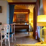 Romantica Lofts *