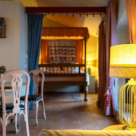 Romantica Lofts *